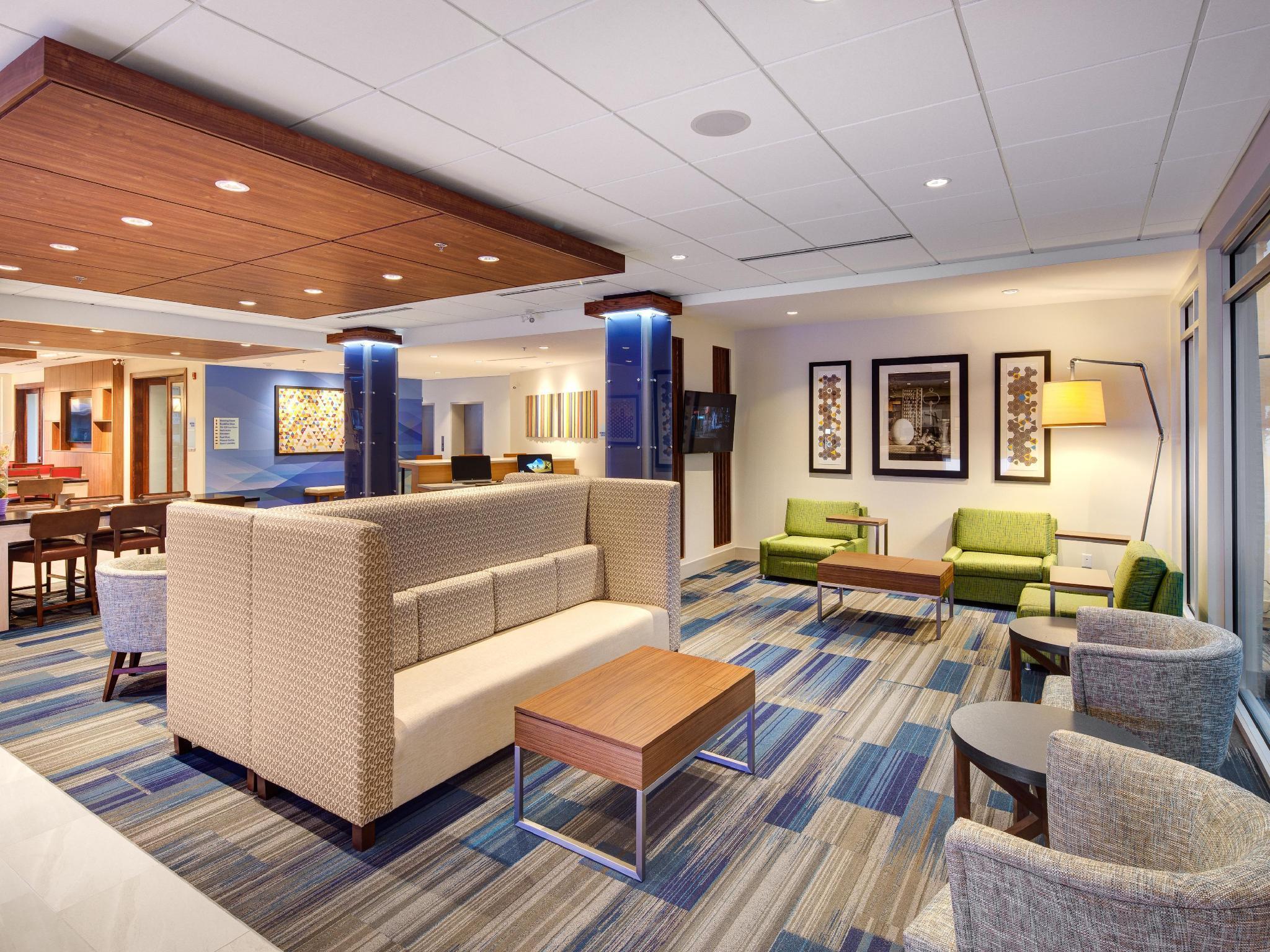 Holiday Inn Express & Suites Terrace By Ihg Zewnętrze zdjęcie