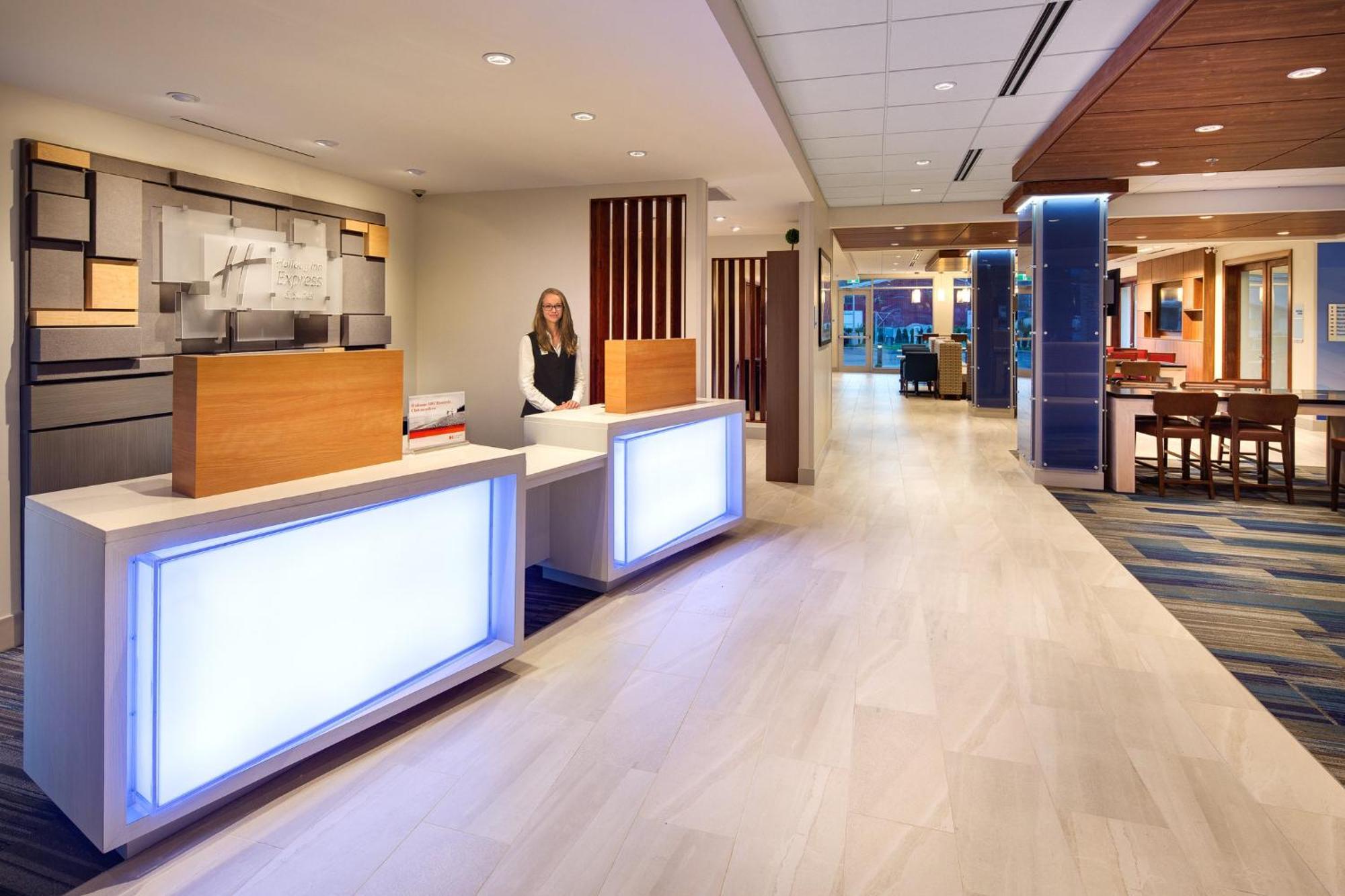 Holiday Inn Express & Suites Terrace By Ihg Zewnętrze zdjęcie