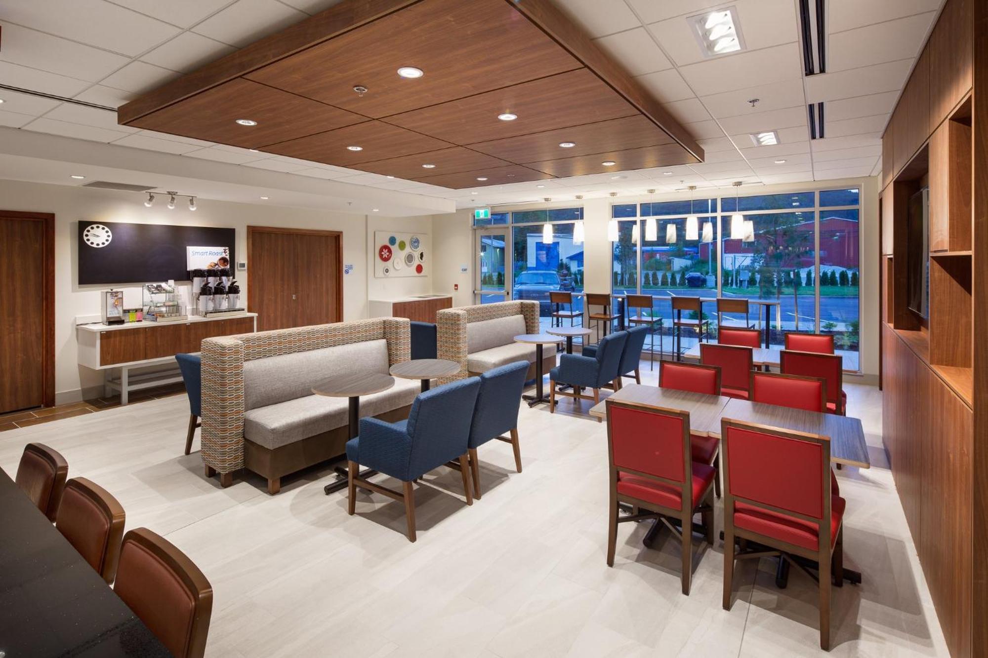 Holiday Inn Express & Suites Terrace By Ihg Zewnętrze zdjęcie