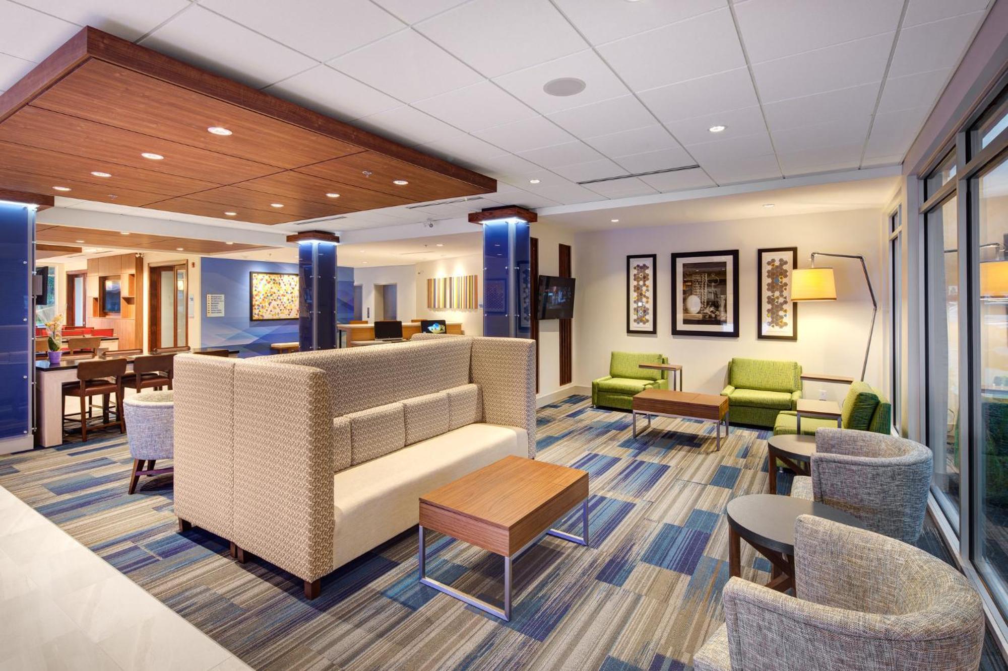Holiday Inn Express & Suites Terrace By Ihg Zewnętrze zdjęcie
